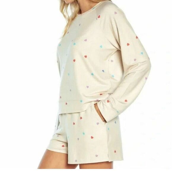WILDFOX Sweatshirt Short Lounge Set Pajamas Super Soft Ivory/Cream/Oatmeal Heart - Picture 2 of 5